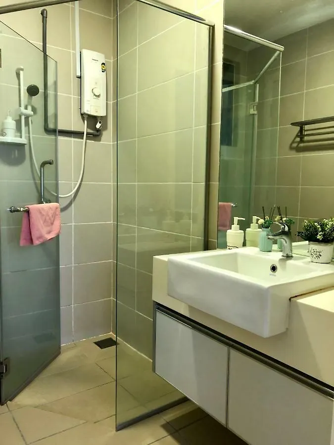Charming Suite & Sunway And Petaling Jaya Apartment